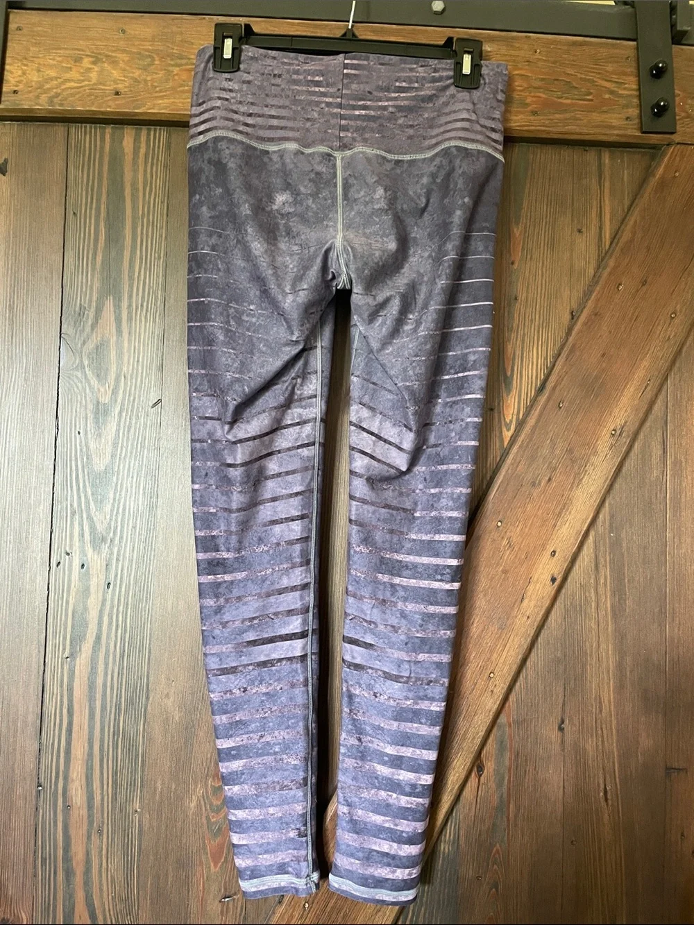 Mauve Strappy Sports Bra & Gray Striped Leggings Set